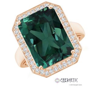 Luxurious Emerald Ring