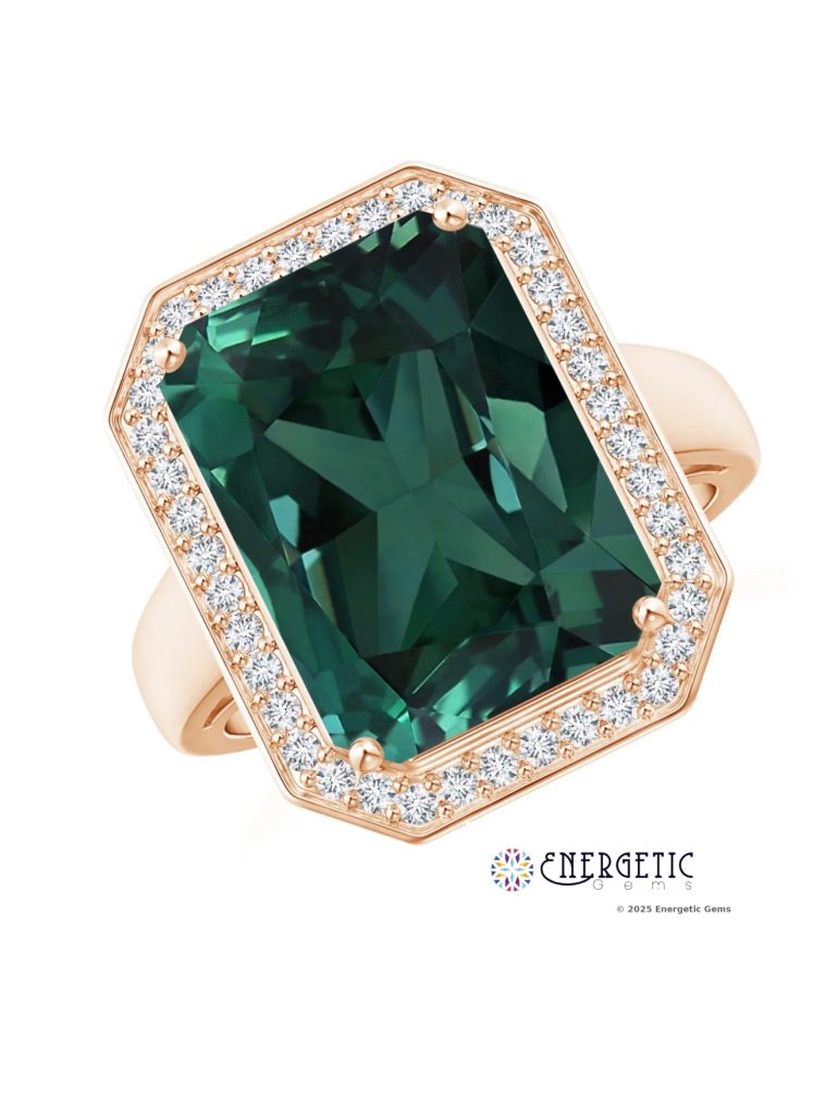 Luxurious Emerald Ring